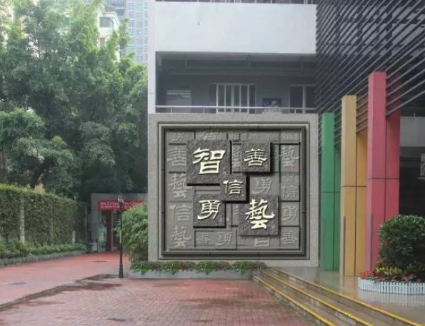 在設(shè)計過程中，和客戶有效的溝通很關(guān)鍵