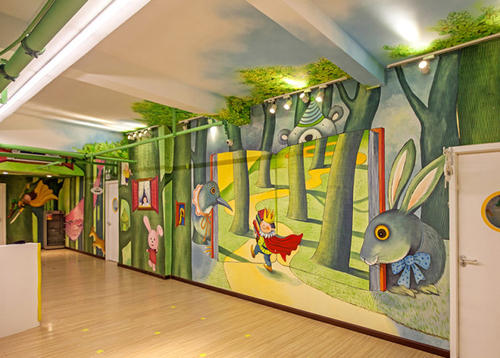 幼兒園文化墻的彩繪有什么特點